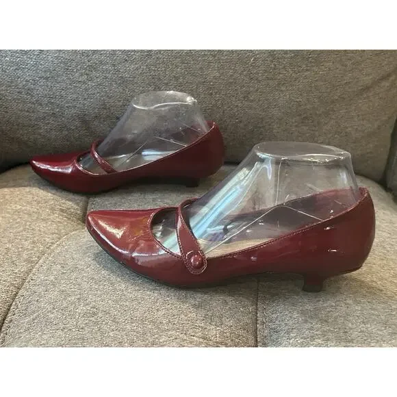 Predictions Red Shiny Mary Jane Shoes size 7 - Picture 5 of 9